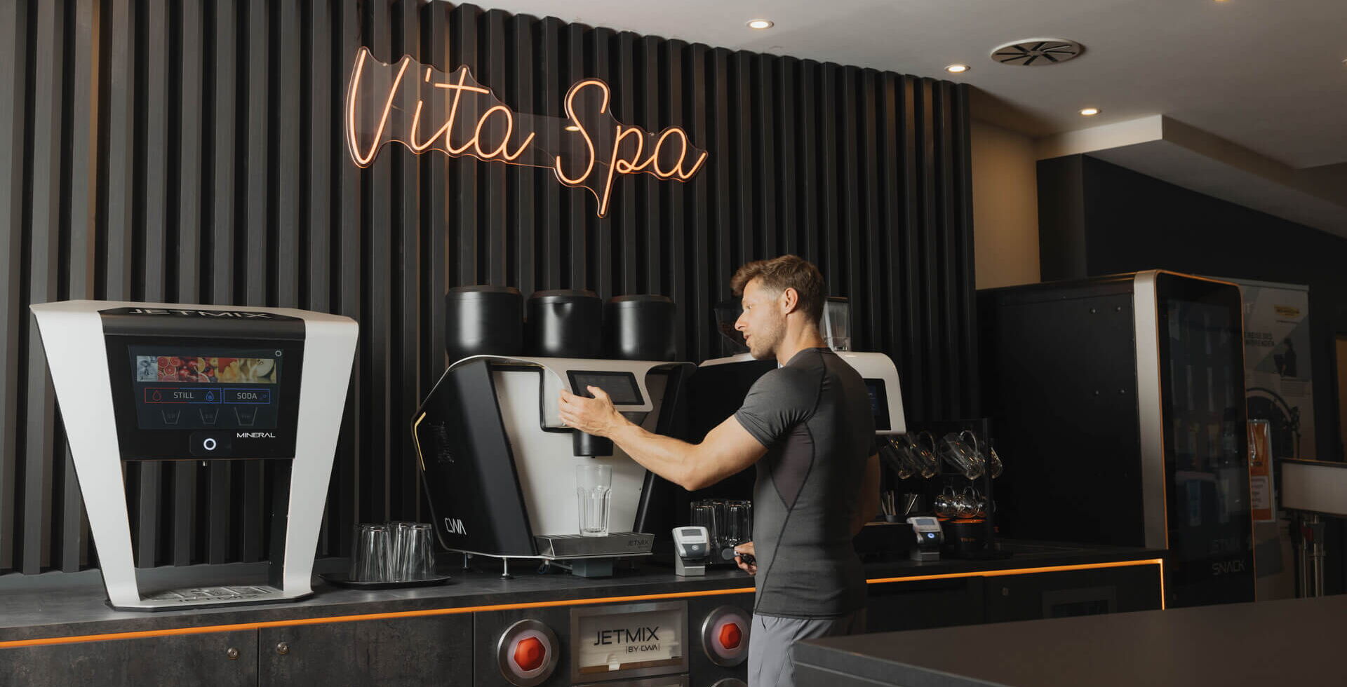 Training im Vita Spa Fitnessstudio und Fitnessclub der Sachsen Therme nahe Leipzig