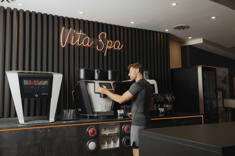 Training im Vita Spa Fitnessstudio und Fitnessclub der Sachsen Therme nahe Leipzig